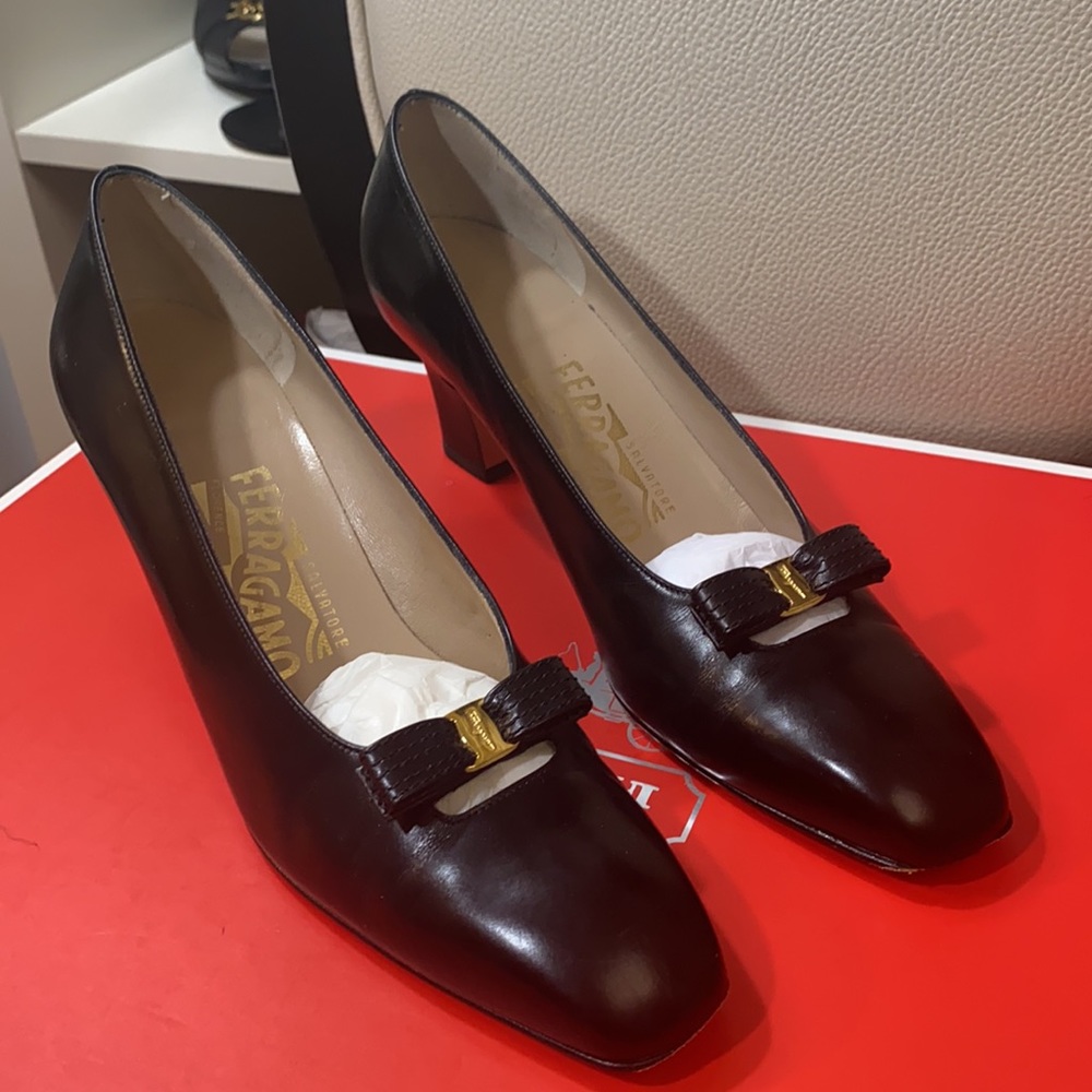 Salvatore Ferragamo used in good condition clean. - Picture 2 of 12